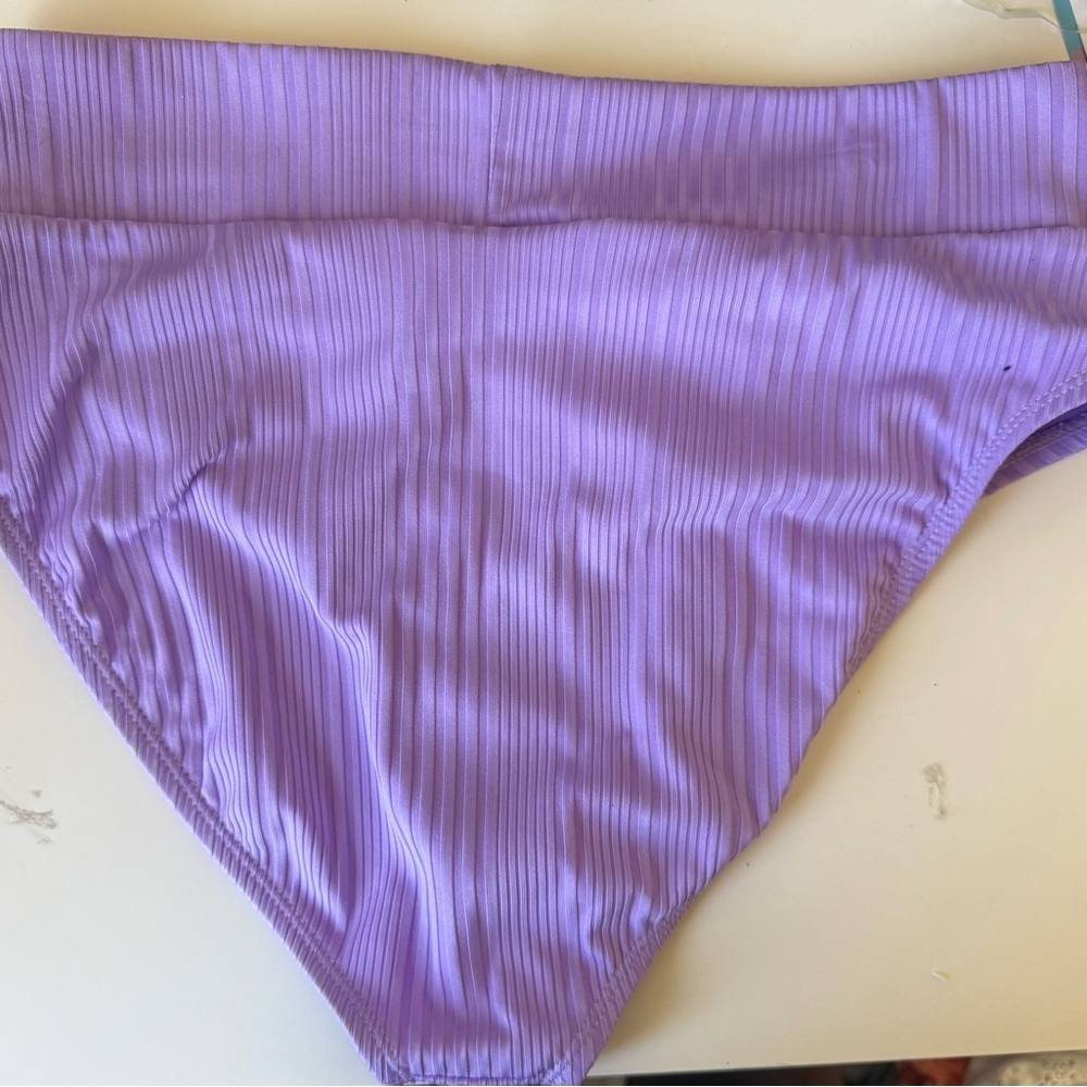 NWT Salt + Cove
Salt & Cove Juniors' Ribbed V-Waist Bikini Bottoms XL - Picture 4 of 4